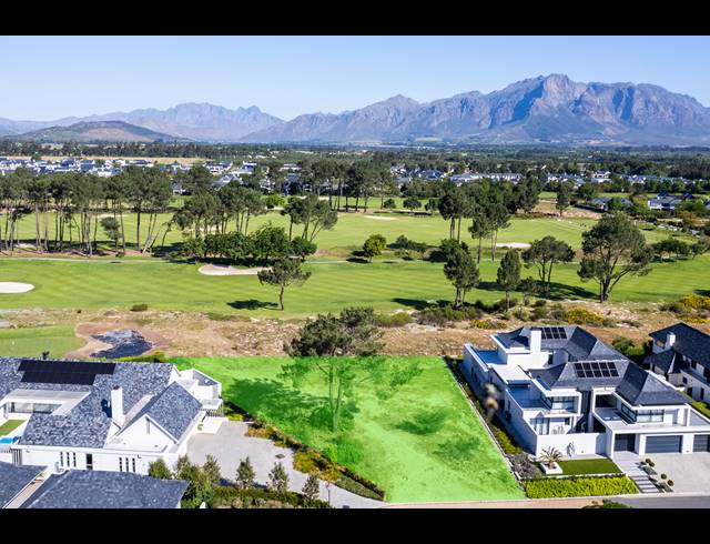 1,386M² VACANT LAND FOR SALE IN PEARL VALLEY GOLF & COUNTRY ESTATE